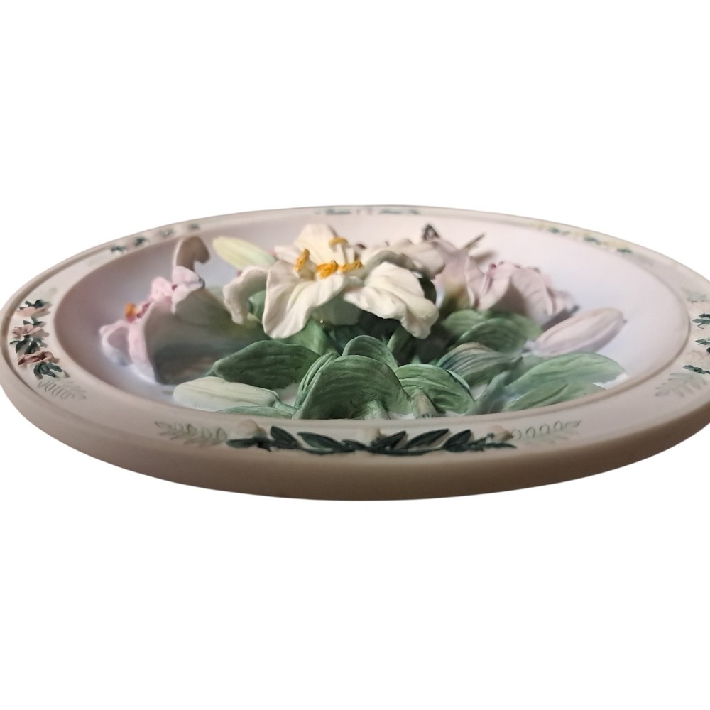 THE LILY GARDEN Plate Lena Liu's Beautiful Gardens #4. 3D Lillies And Butterfly - Picture 2 of 13